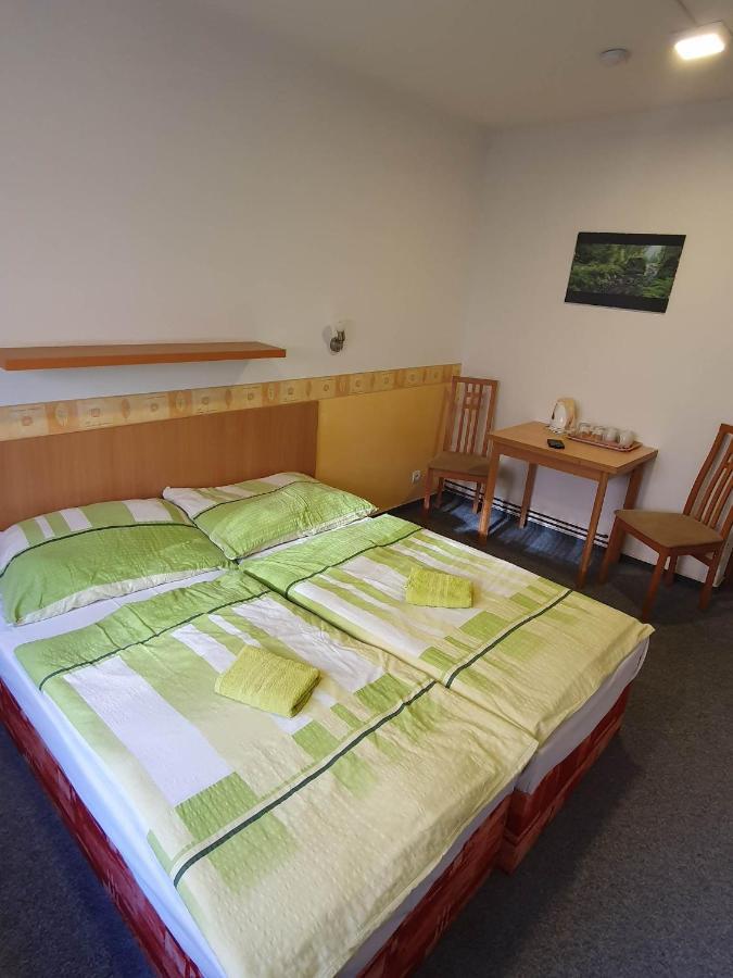 Hotel Decin Na Skrivance Luaran gambar