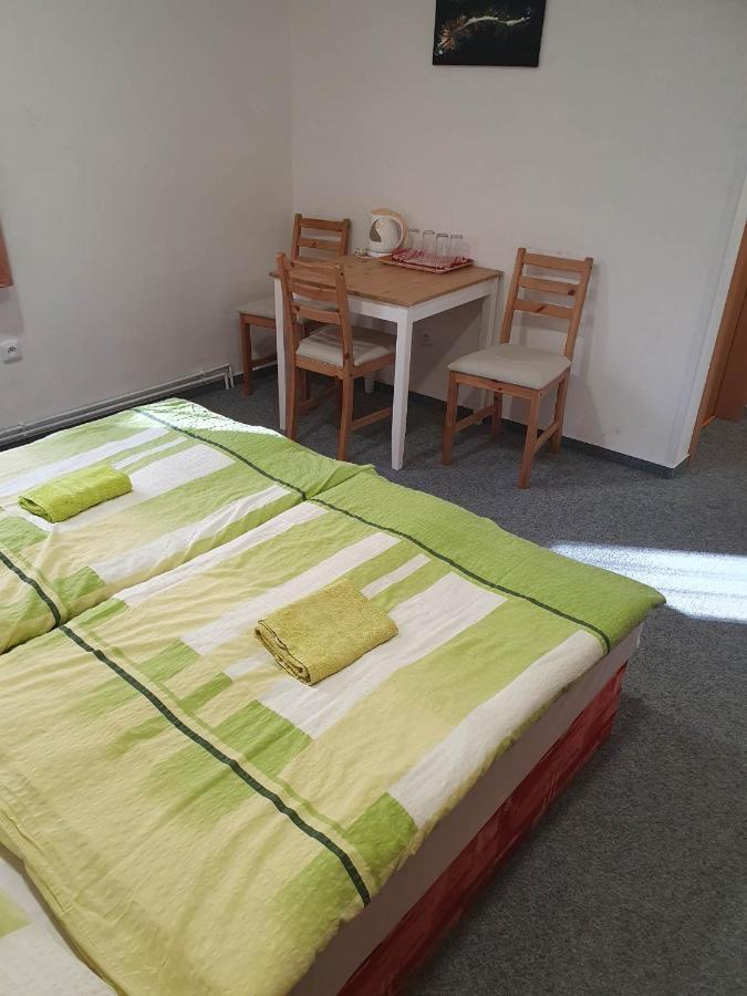 Hotel Decin Na Skrivance Luaran gambar
