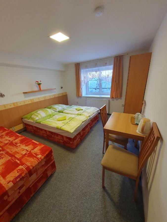 Hotel Decin Na Skrivance Luaran gambar